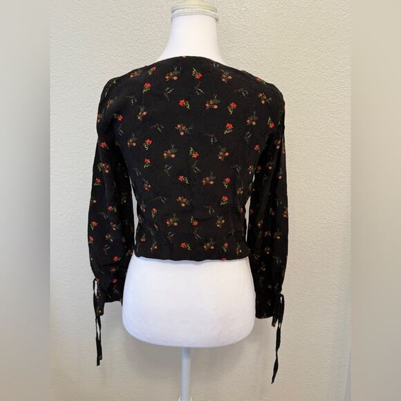 Urban Outfitters Pins & Needles Floral Jacquard Ruched Blouse - Picture 6 of 7